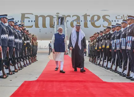 India y Emiratos &Aacute;rabes firman acuerdos para duplicar comercio