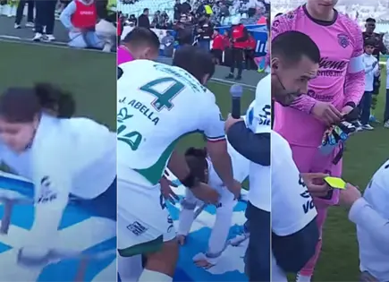 Ni&ntilde;a sufre ca&iacute;da en protocolo del Santos vs Ju&aacute;rez