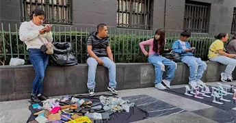 Pese a acuerdos, vendedores torean en Centro Hist&oacute;rico