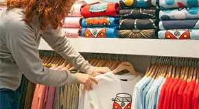 Caen viajes de compras a la frontera