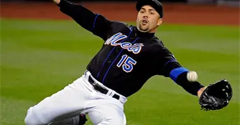 Cerca Beltr&aacute;n y Jones del Sal&oacute;n de la Fama del B&eacute;isbol