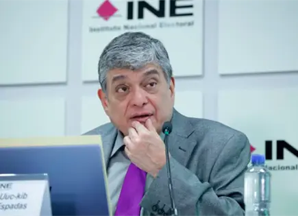 Consejero Uuc-kib Espadas propone cambios en la reforma electoral