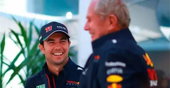 Helmut Marko no olvida a "Checo"