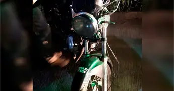 Incautan motocicletas y retienen a dos menores