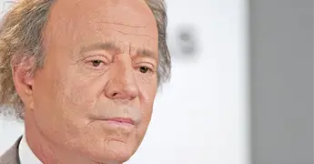 Julio Iglesias pide archivar investigaci&oacute;n contra &eacute;l