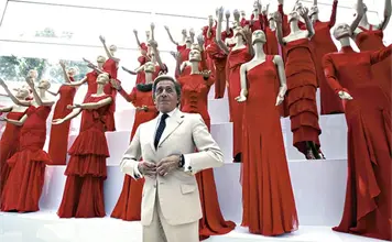 VALENTINO FALLECE EL ICONO DE LA MODA