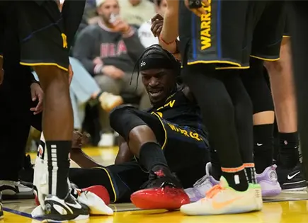 Jimmy Buttler sufre lesi&oacute;n en una rodilla