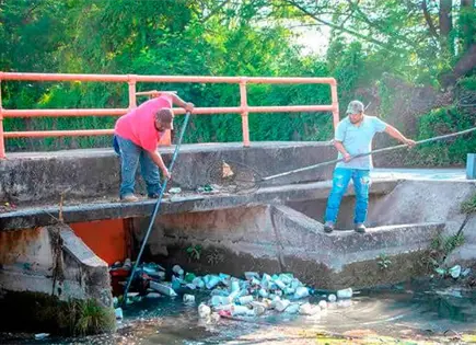 Limpian el canal de la Media Luna Limpian el canal de la Media Luna