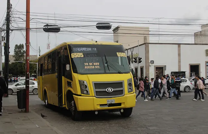 Rechazo a alza en transporte se politizó: Martínez Acosta