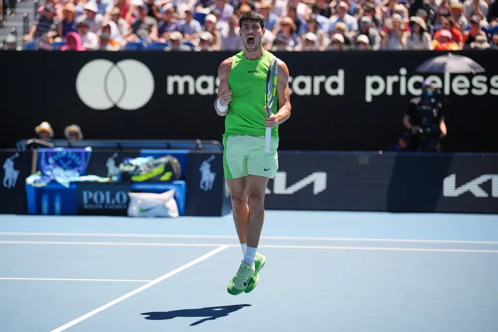 Carlos Alcaraz se reúne con Roger Federer para partida de golf antes del Abierto de Australia