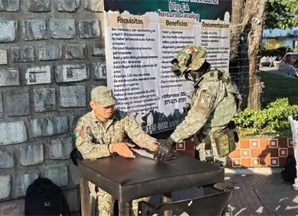 Buscan en la Huasteca j&oacute;venes para funciones militares en la frontera