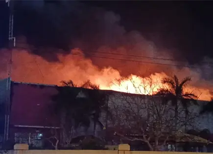 Explosión e incendio en maquiladora desatan pánico Explosión e incendio en maquiladora desatan pánico