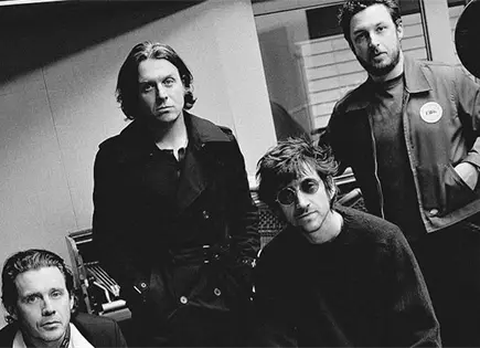 LOS ARCTIC MONKEYS LANZAN "OPENING NIGHT"