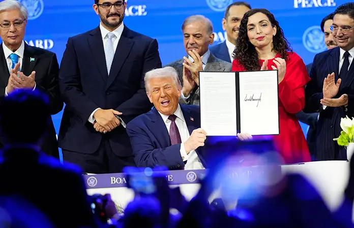 Presenta Trump Junta de Paz en Davos