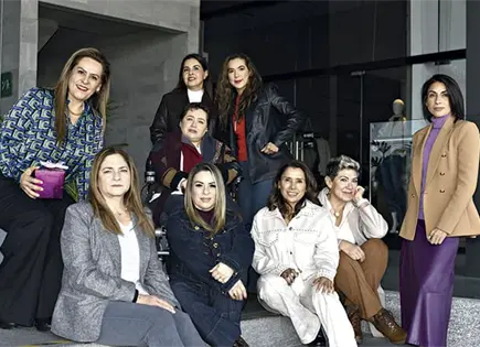 ¡CÁLIDA CELEBRACIÓN!