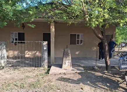 Escuela por cooperaci&oacute;n carece de servicios b&aacute;sicos 