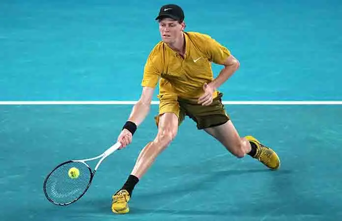 Complicada victoria de Jannik Sinner