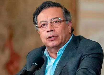 Gustavo Petro insta a Trump a devolver a Maduro a Venezuela