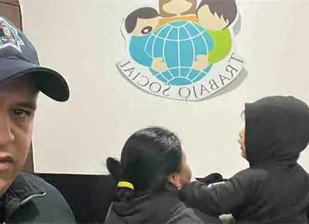 Polic&iacute;as localizan a menor en la calle