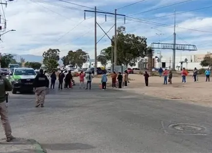 Bloquean avenida Cactus y Perif&eacute;rico por falta de agua