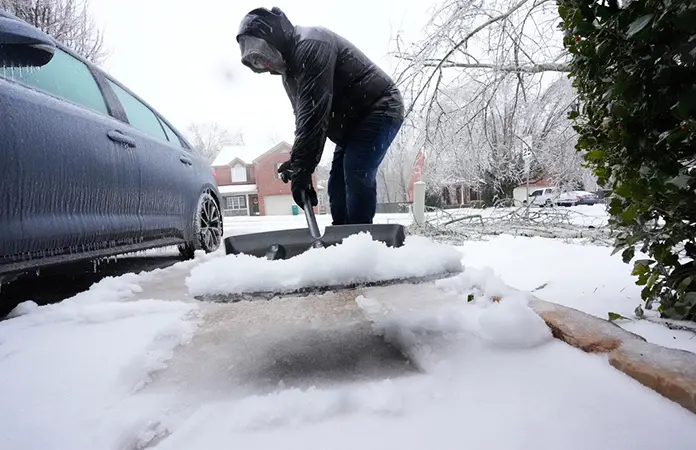 NBA aplaza dos juegos por tormenta invernal