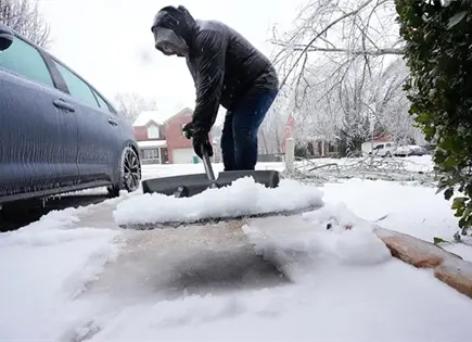 NBA aplaza dos juegos por tormenta invernal