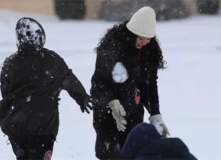 Nieve cubre la fronteriza mexicana Ciudad Juárez, en alerta por temperaturas de hasta -6°C Nieve cubre la fronteriza mexicana Ciudad Juárez, en alerta por temperaturas de hasta -6°C