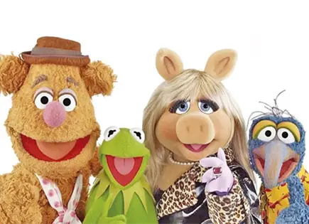 VUELVE A LOS ESCENARIOS