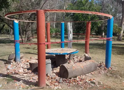 Derribar&aacute;n 12 quioscos del parque Morales tras accidente