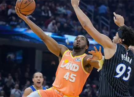 Donovan Mitchell anota 45 puntos en victoria de los Cavaliers sobre el Magic Donovan Mitchell anota 45 puntos en victoria de los Cavaliers sobre el Magic