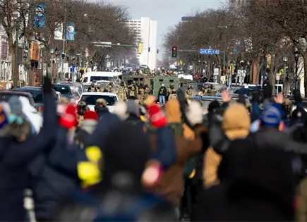 Juez Federal de Minnesota Exige Audiencias para Inmigrantes Detenidos