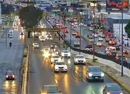 Reportan carga vehicular en zona oriente y centro de la ciudad Reportan carga vehicular en zona oriente y centro de la ciudad