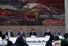 SCJN afirma que devolver&aacute; camionetas de lujo bajo el principio de "austeridad"