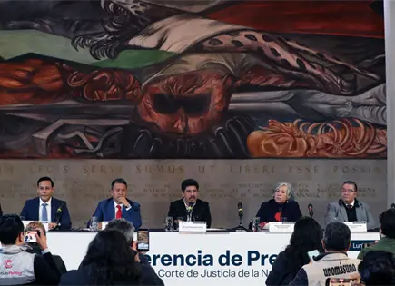 SCJN afirma que devolver&aacute; camionetas de lujo bajo el principio de "austeridad"