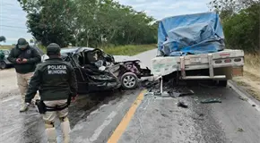 Aparatoso choque sobre la Valles–Tampico; hay una fallecida