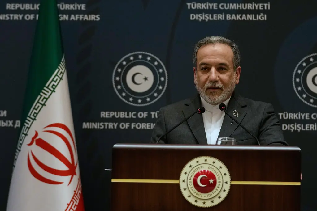 Aliados árabes piden moderación a EEUU e Irán mientras Trump exige acuerdo nuclear