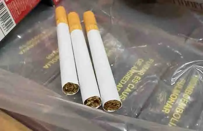 Aseguran 88 ton de cigarros en el AICM