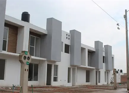 Cd. Sat&eacute;lite carece de agua y luz: Canadevi