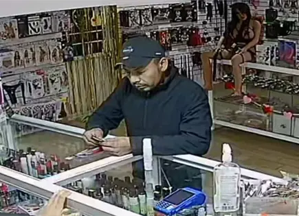 Video | Reportan asalto en sucursal de Sex Shop Venus