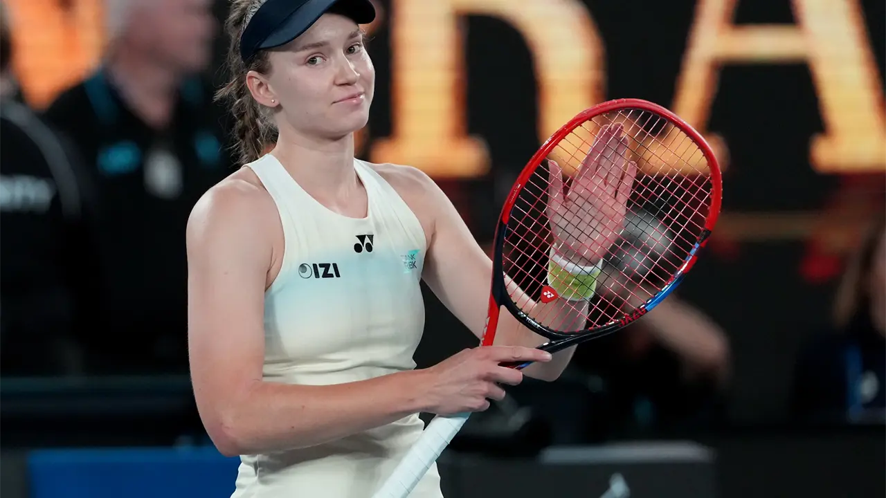 Elena Rybakina se corona en el Abierto de Australia tras vencer a Aryna Sabalenka