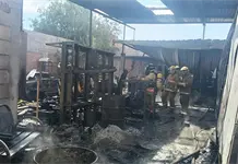 Sofocan incendio en carpinter&iacute;a de Soledad; s&oacute;lo da&ntilde;os