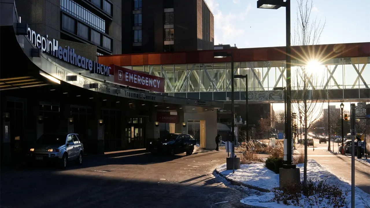 Tensión en Hospital de Minneapolis por Caso de Migrante con Lesiones