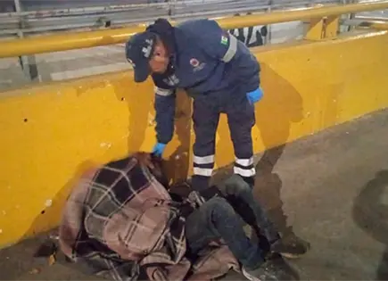 Albergan a indigentes por el fr&iacute;o