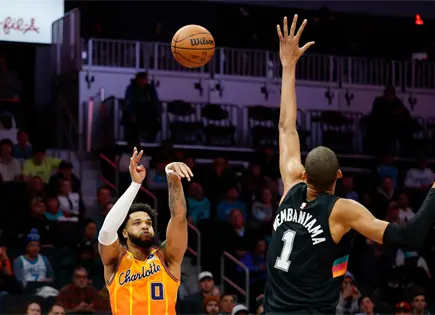 Hornets de Charlotte vencen a los Spurs en un emocionante partido de la NBA Hornets de Charlotte vencen a los Spurs en un emocionante partido de la NBA
