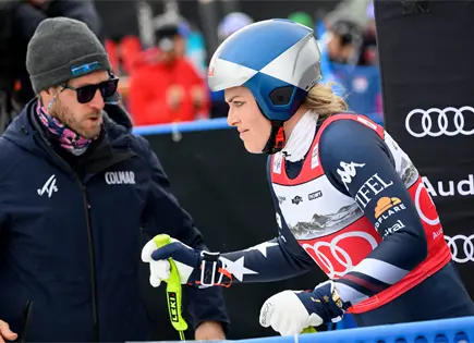 Lindsey Vonn se retira de carrera por lesión en rodilla Lindsey Vonn se retira de carrera por lesión en rodilla