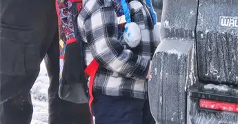 Ni&ntilde;o de 5 a&ntilde;os y su padre regresan a Minnesota tras ser liberados de centro de detenci&oacute;n en Texas