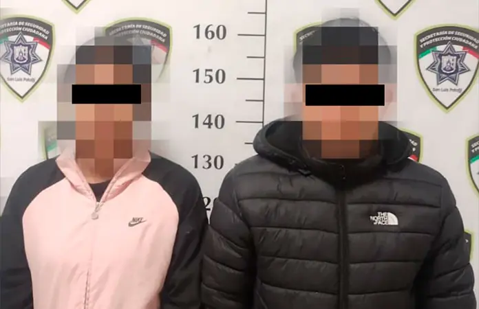 Pareja robaba en una farmacia Guadalajara