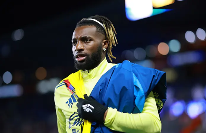 Saint-Maximin deja a las Águilas