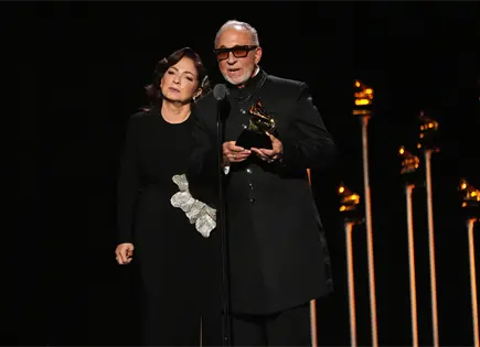 Ca7riel & Paco Amoroso y Gloria Estefan brillan en los Grammy Ca7riel & Paco Amoroso y Gloria Estefan brillan en los Grammy