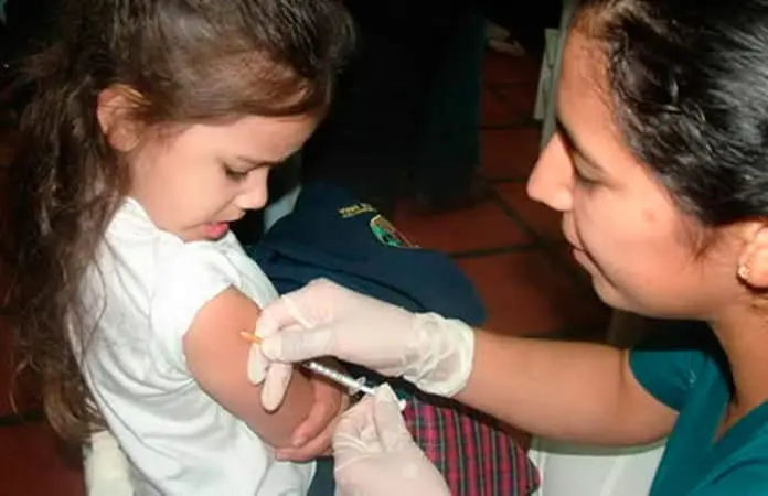 Invitan a vacunarse contra el sarampión